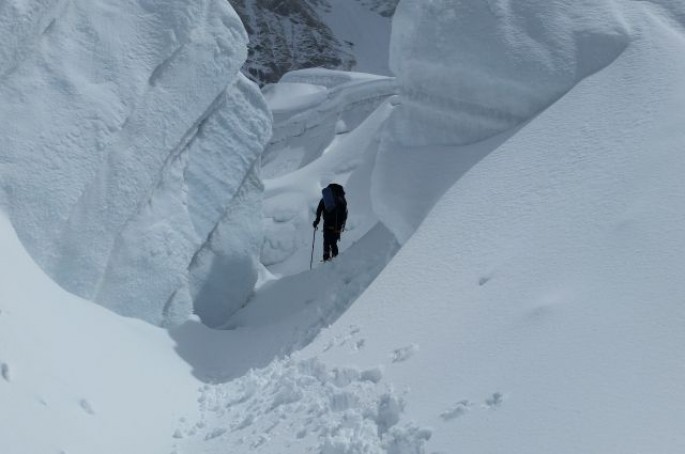 Rusiyada 11 nəfər qar uçqunu altında qalıb