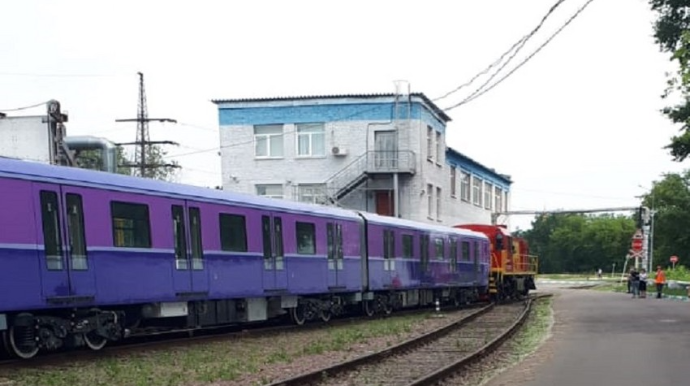 Bakı metrosu üçün Rusiyada istehsal edilən yeni qatarlar Azərbaycana yola salınıb  - FOTO