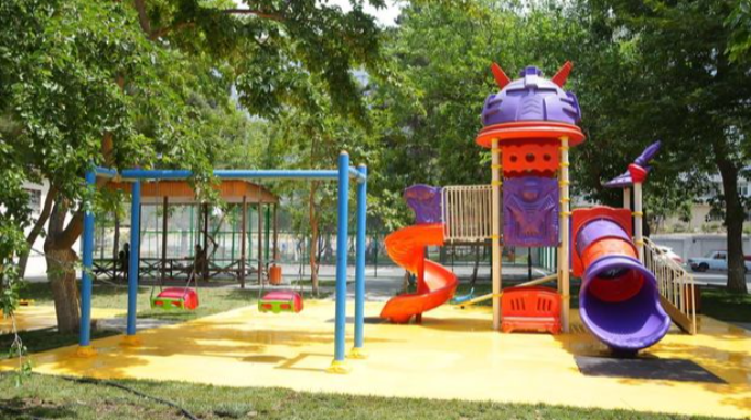 Daha bir abad həyət sakinlərin istifadəsinə verildi   - FOTO