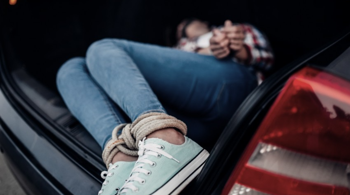 Azərbaycanda 14 yaşlı qız qaçırılıb