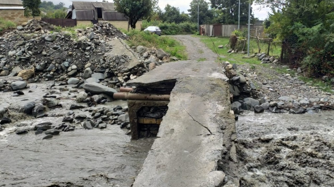 Balakəndə sel körpünü dağıtdı - FOTO