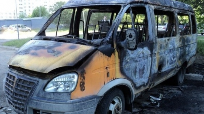 Lənkəranda mikroavtobus yanıb