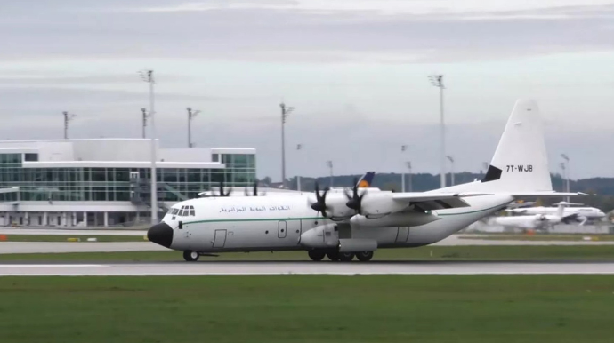 Əlcəzairin hərbi təyyarəsi Ermənistandan keçməklə Azərbaycana uçdu 