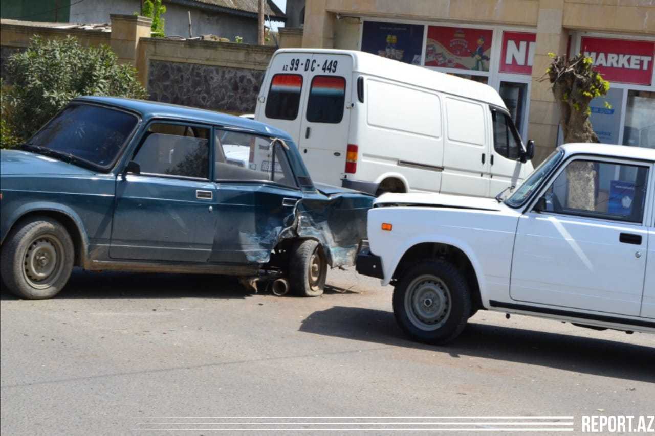 Cəlilabadda iki “07” və “Lada” toqquşdu; avtomobillərə ziyan dəydi - FOTO