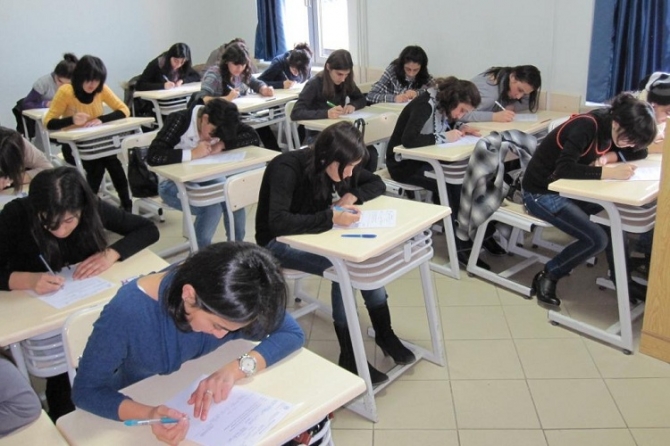 Bütün təhsil müəssisələrində tətil martın 27-dək uzadıldı