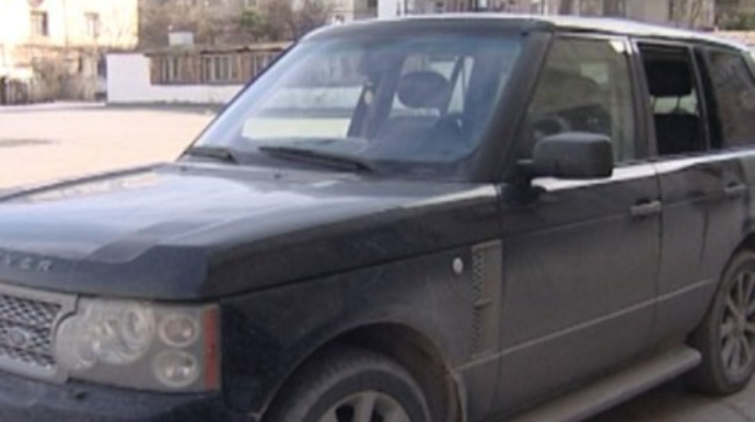 Bakıda "Land Rover" QARƏT EDİLDİ:  Bahalı əşyalar və pul...