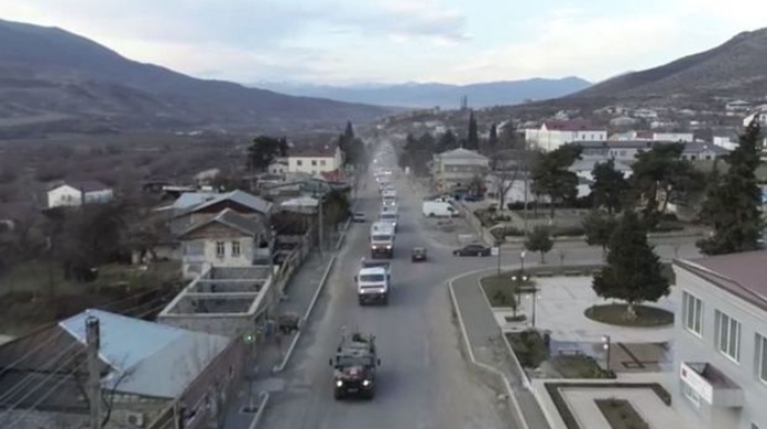 Rusiya sülhməramlıları Kəlbəcərə yüklərin daşınmasına kömək edir - FOTO-VİDEO 