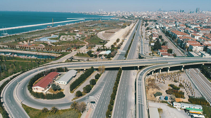 Həftəsonu küçəyə çıxma qadağası bərpa oluna bilər 