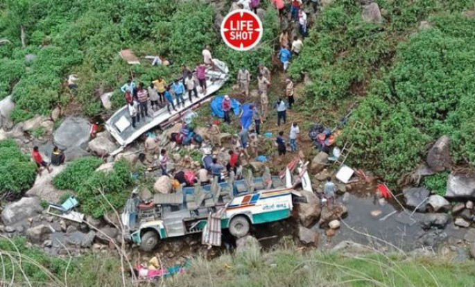 Zəvvarları daşıyan maşın qəzaya düşdü: 9 ölü, 5 yaralı