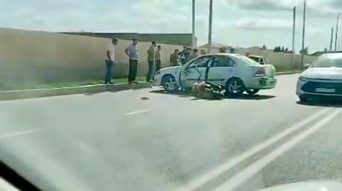 Motosiklet “Nissan”la toqquşdu, sürücü xəsarət aldı    - VİDEO