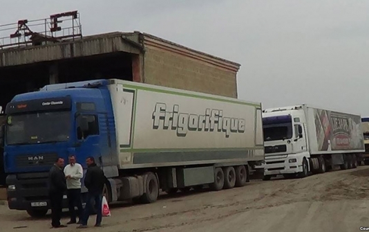 Astara gömrüyündə sürücülərdən pul alınması ilə bağlı AÇIQLAMA