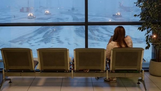 Onlarla təyyarə reysi təxirə salındı