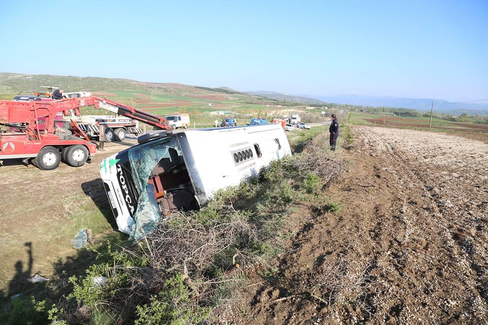 Avtobus aşdı: 1 ölü, 38 yaralı