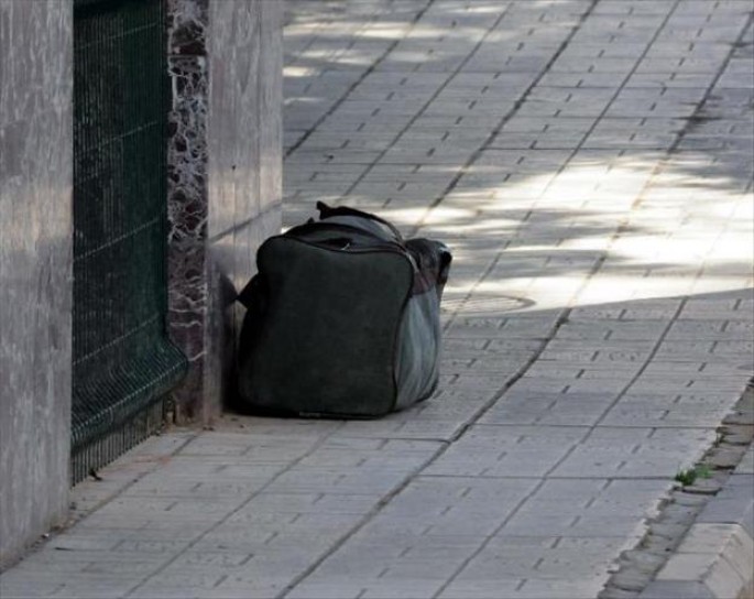 Avtobusda KURYOZ HADİSƏ: Unudulan çantadan görün nə çıxdı? – FOTO