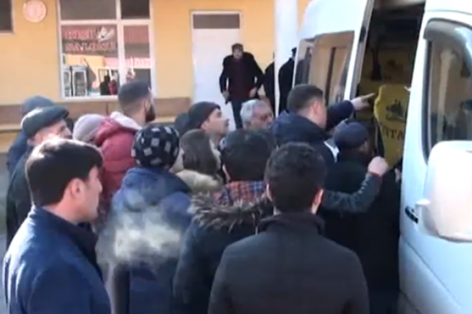 Rayon avtovağzallarında sıxlıq yaşanır - VİDEO