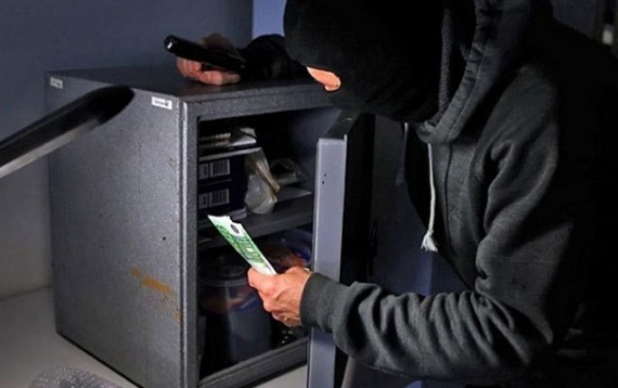 Bakıda ofisdən oğurluq edən keçmiş məhkum saxlanılıb