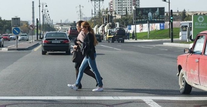 Bakıda sürücü-piyada "qarşıdurması" - 3 nəfər xəsarət aldı