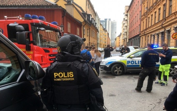 Yük maşınını piyadaların üstünə sürdü - İsveçdə dəhşət