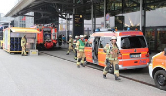 Aeroportda 50 nəfər naməlum maddənin sızması nəticəsində zəhərlənib