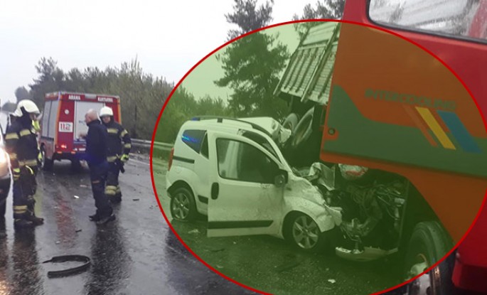 Yük maşını toqquşduğu avtomobilin üstünə çıxdı: 1 ölü, 2 yaralı - FOTO