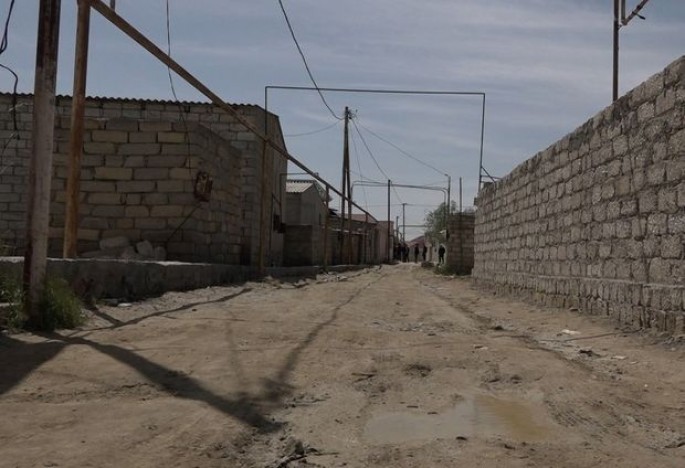 Bu küçədə palçıq və çirkab həyatı iflic edib - VİDEO