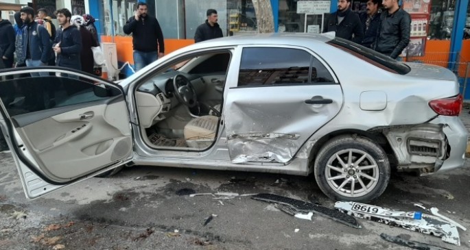 “Toyota” 120-i ilə məktəb avtobusuna çırpıldı: 15 nəfər xəsarət aldı - FOTO