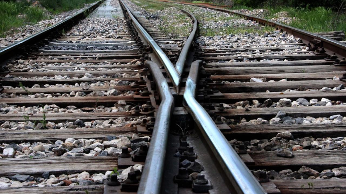 Gürcüstanda dəmir yolu ilə daxili sərnişindaşımalar azaldı 