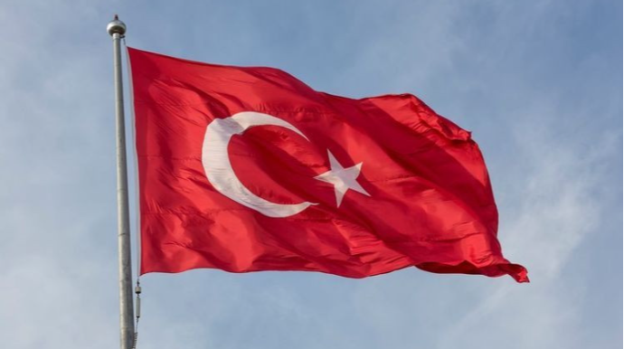 Türkiyədə bina ÇÖKDÜ  - Dağıntılar altında QALANLAR VAR 