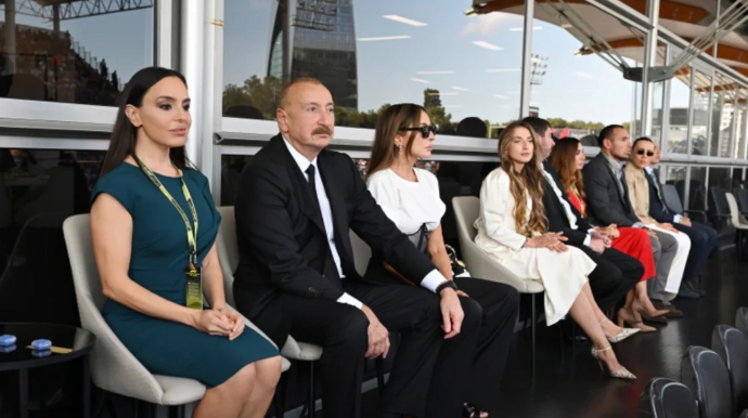 İlham Əliyev və Mehriban Əliyeva "Formula-1" Azərbaycan Qran-prisinin əsas yarışına baxıblar   - FOTO