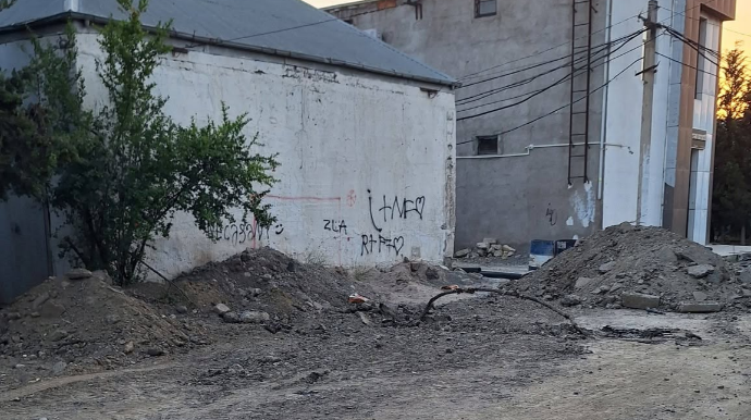 Sumqayıtda təmir işləri yekunlaşdıqdan sonra qazılıan ərazilər bərpa edilməyib – ŞİKAYƏT - FOTO 