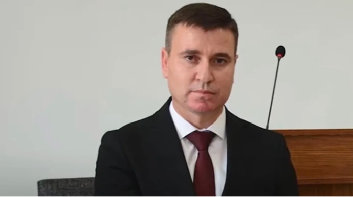 İşdən çıxarılan icra başçısı kimdir? 