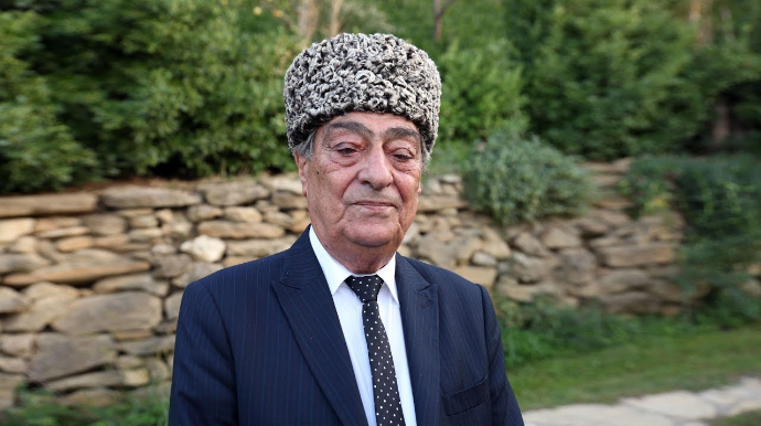 Məhkəmə Rəşid Mahmudov barəsində qərar verib - Şikayətçi tanınmış MÜĞƏNNİDİR 