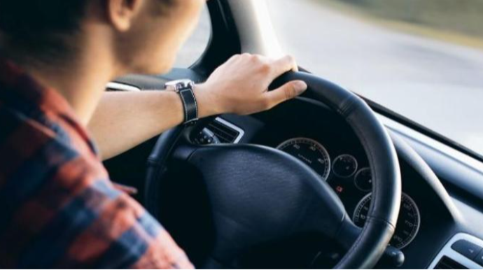 Sürücü sükan arxasında ÖLDÜ 