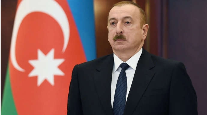 İlham Əliyev Daşkənddə Müstəqillik abidəsini ziyarət edib 