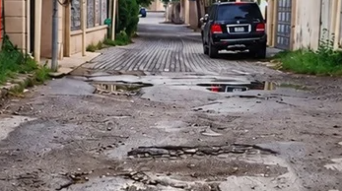 Binəqədidə illərdir təmir olunmayan yol sakinləri bezdirib - FOTO - VİDEO