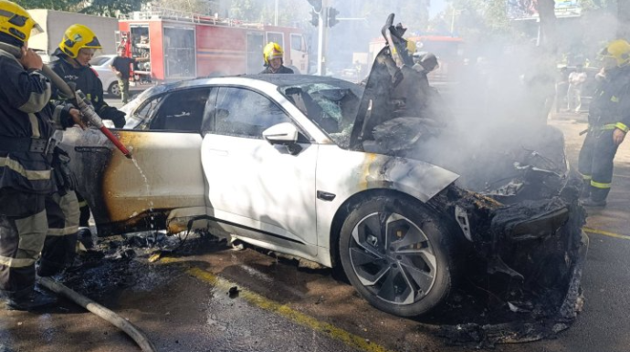 Çinin lüks elektromobilinin yanmasının səbəbi üzə çıxdı 