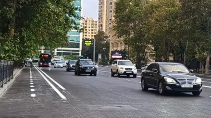 Paytaxtın mərkəzi küçələrindən birində parklanma ləğv olunub? - AÇIQLAMA - FOTO - VİDEO