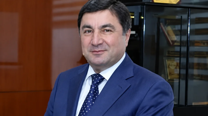 Qalmaqallı sabiq məmurun oğlunun ölkədən çıxışına "stop" qoyuldu 
