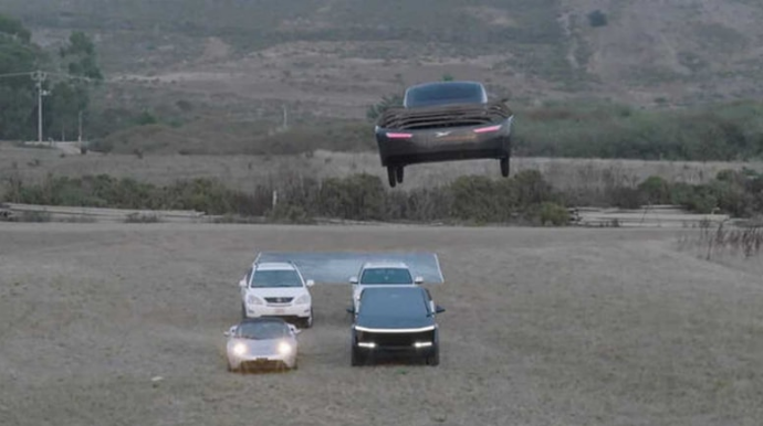 “Tesla”ya rəqib çıxdı: Tıxacdan uçaraq qurtulmaq mümkün olacaq? 