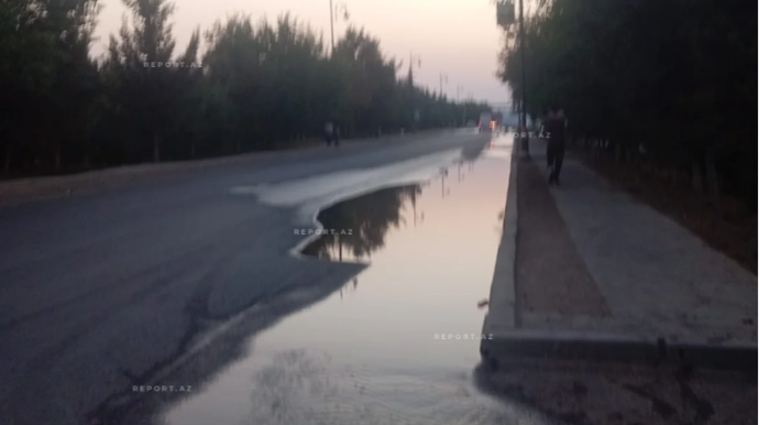 Cəlilabadda içməli su xəttində qəza olub, yolu su basıb 