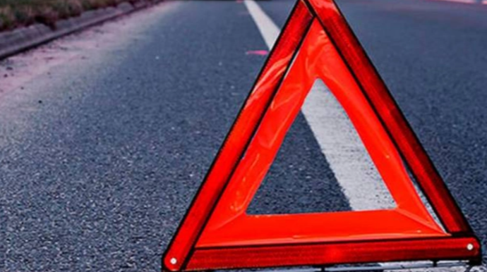 Neftçalada avtobusla minik maşını toqquşdu: Xəsarət alanlar var - FOTO