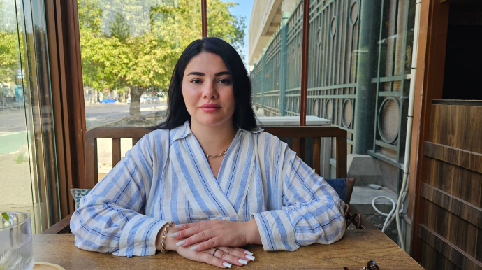 Məhkəmə blogerə bu müğəninnin adını çəkməyə qadağa qoydu 