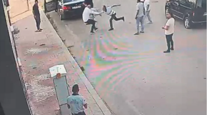 Türkiyədə deputat bıçaqlanıb 