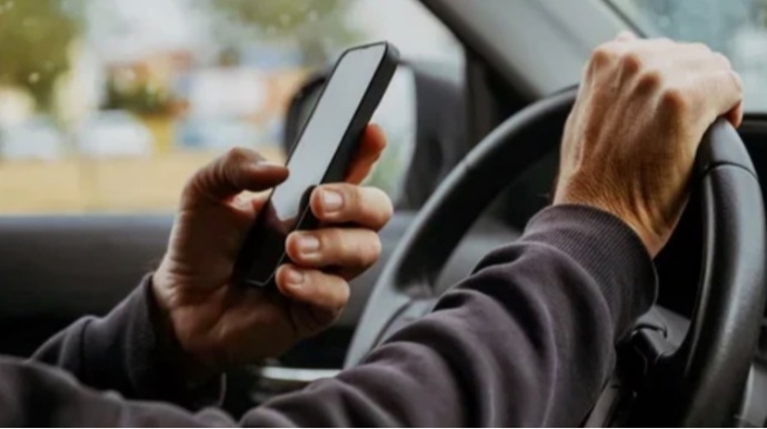 Telefonla danışan sürücülərə dünyada hansı cəzalar tətbiq olunur? 
