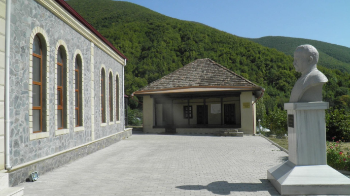 Uşaqlarımıza sirayət etmiş Axundov düşmənliyi 