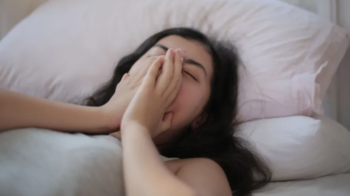 Neçə saat yatmaq təhlükəlidir? - Ölümcül xəstəliklərə yol açır 
