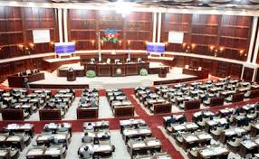 Deputatlar bir-birini təhqir etdi - Milli Məclisdə