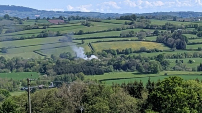 Uelsdə avtomobil yoluna təyyarə düşüb