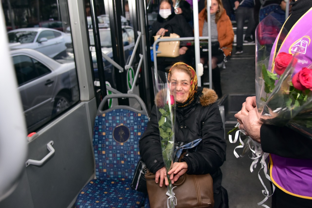 "Xaliq Faiqoğlu" şirkəti xanımları belə təbrik etdi - FOTO