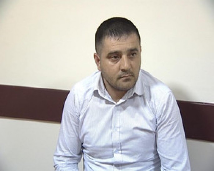 Özünü polis əməkdaşı kimi təqdim edən şəxsin məhkəməsi başlayıb